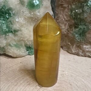 Yellow fluorite round tower